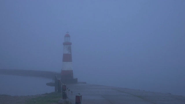 mini-Lighthouse在黎明前视频素材