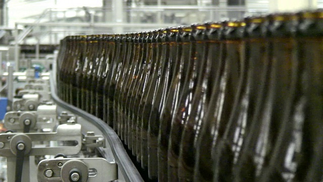 MS Shot啤酒生产啤酒厂，Bitburger Pils / Bitburg，莱茵兰普法尔茨，德国视频素材