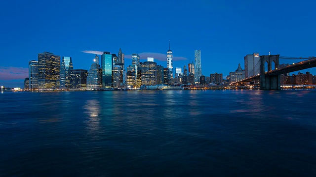 美国，纽约，曼哈顿金融区，世界贸易中心和布鲁克林大桥-时光流逝视频素材