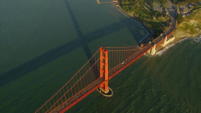 WS空中俯瞰金门大桥/旧金山，加利福尼亚州，美国视频素材