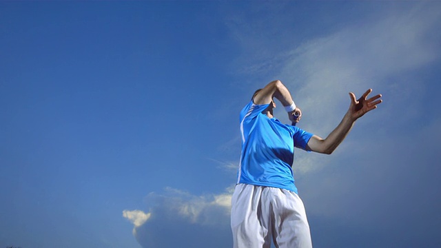 高清超级慢动作:职业网球运动员在行动视频素材