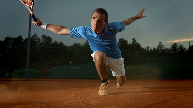 高清超级慢动作:网球运动员击球视频素材