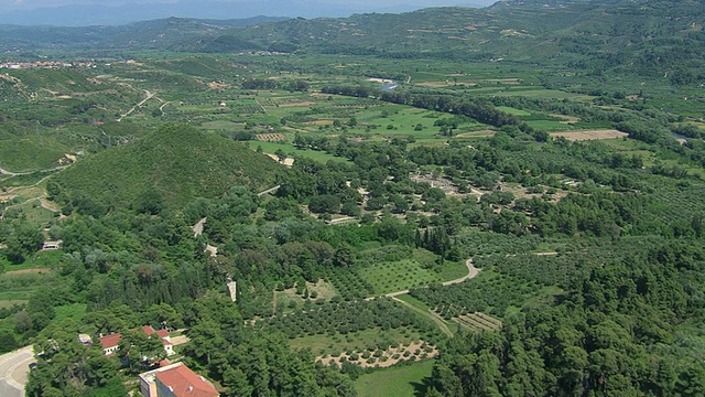 WS鸟瞰图与景观附近的奥林匹亚/奥林匹亚，伯罗奔尼撒，希腊视频素材