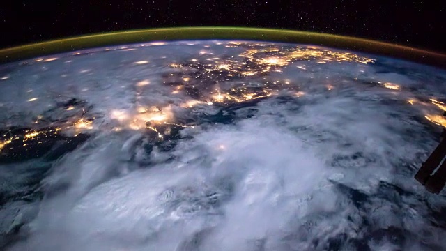 夜晚的东海岸-从国际空间站延时视频素材