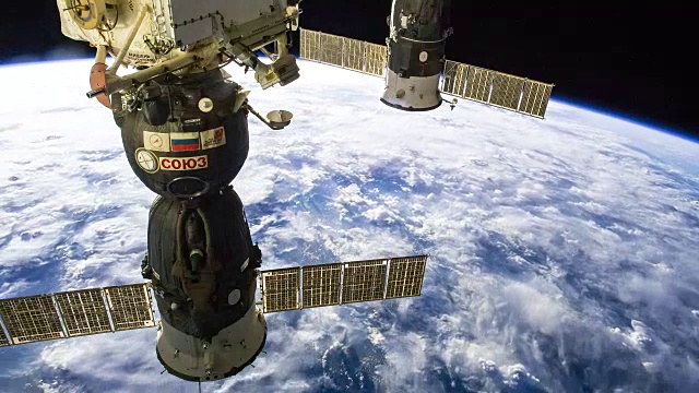 国际空间站飞越菲律宾海-时间间隔视频素材