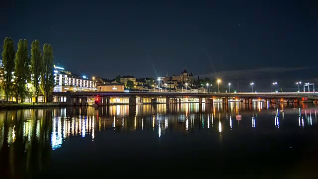 高清时间流逝:斯德哥尔摩倾斜的铁路桥视频素材