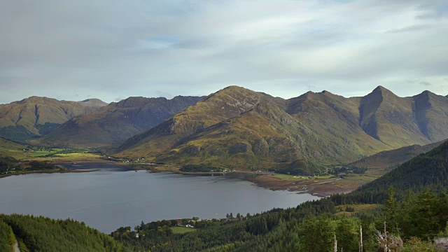 迪奇湖和苏格兰高地的金泰五姐妹视频下载