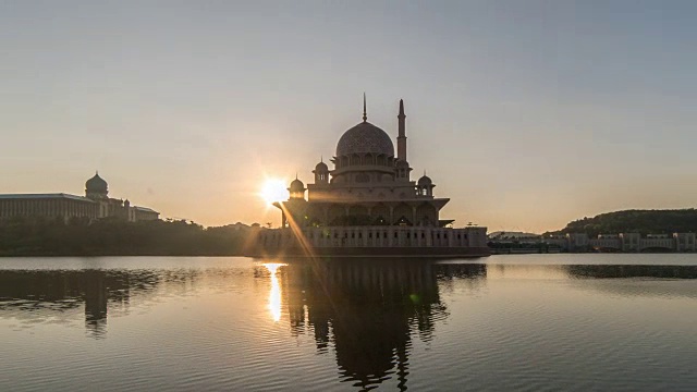 清真寺的日出。时间流逝。放大视频下载