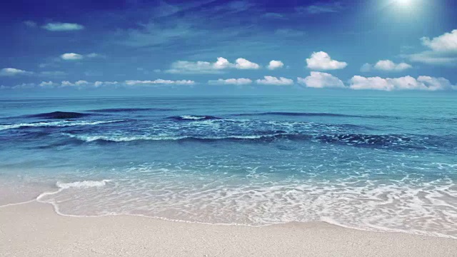 海浪冲击着宁静的海滩视频素材