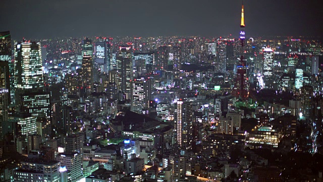 WS鸟瞰图东京城市夜景与东京塔。视频素材