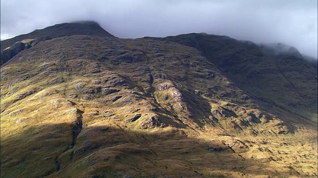 格兰扁山脉周围的廷德拉姆-鸟瞰图-苏格兰，斯特林，英国视频下载