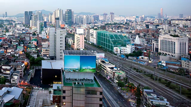 从夜晚到白天的时间流逝在首尔城市的天际线视频素材