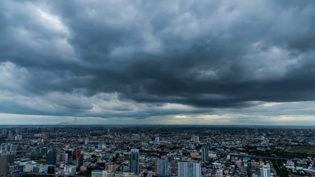 高清时间推移:城市中的风暴视频素材