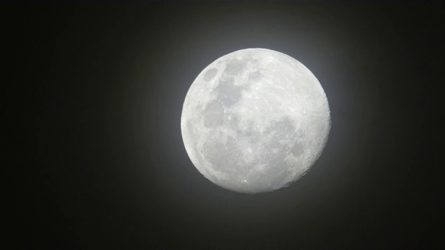 夜晚满月的静态镜头视频素材