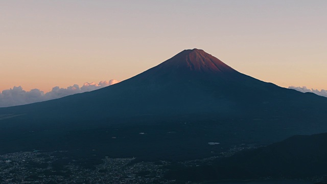 富士山阳光明媚视频素材