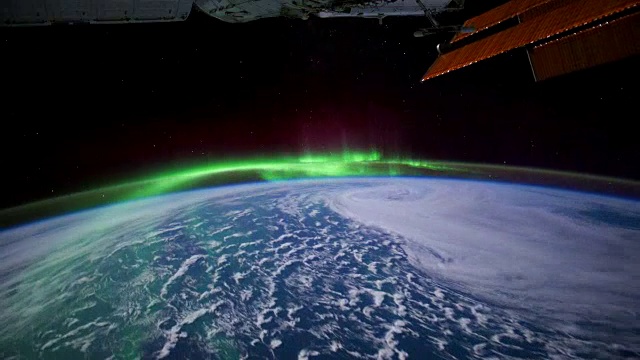 来自国际空间站的地球:印度洋上空的南极光视频素材