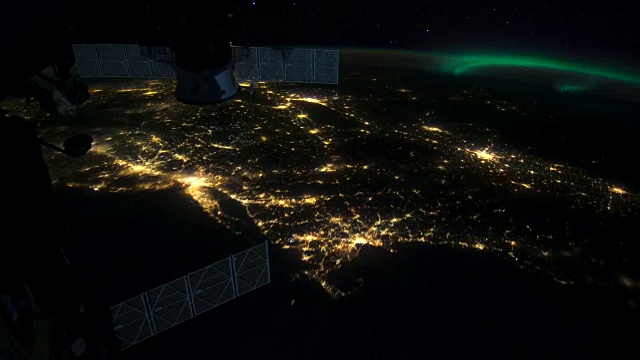 来自国际空间站的地球:横跨美国北部的北极光视频素材
