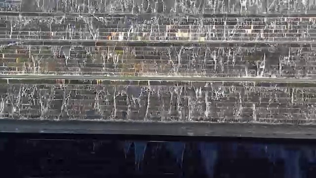 喷泉和瀑布从花岗岩石墙视频下载