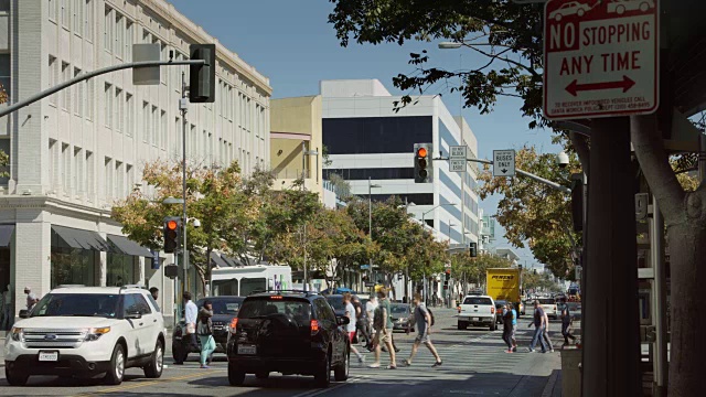 圣塔莫尼卡市中心交通视频素材