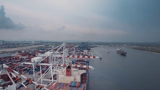 港口集装箱:空中集装箱视频下载