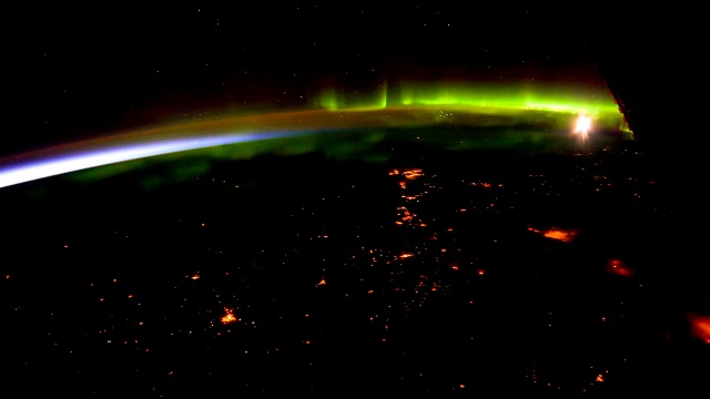 国际空间站从加利福尼亚到安大略的北极光。微妙的运动效果。视频素材