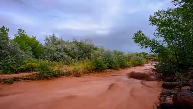 Flashflood在沙漠视频素材