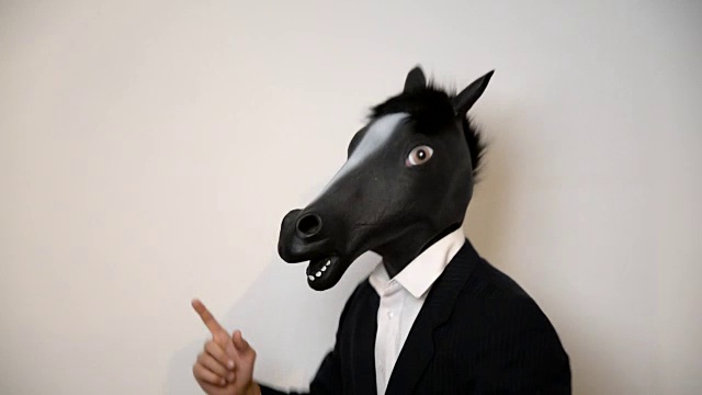 马的头面具。视频素材