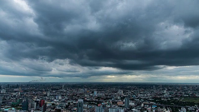 时间流逝:城市中的风暴视频下载