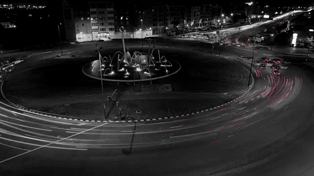 巴伦西亚夜间的交通状况视频素材