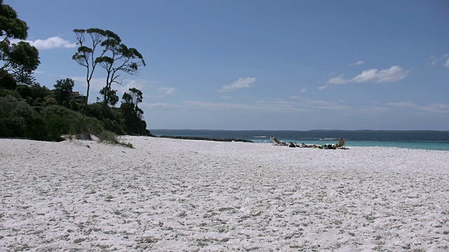 澳大利亚海姆斯海滩在杰维斯湾视图下的海滩视频下载