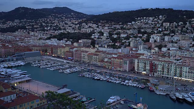 影片倾斜拍摄法国里维埃拉尼斯码头法国之夜视频素材