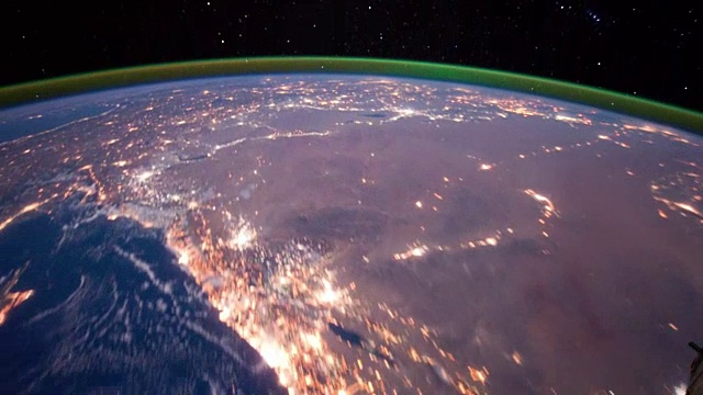 夜幕降临在撒哈拉沙漠和中东视频素材