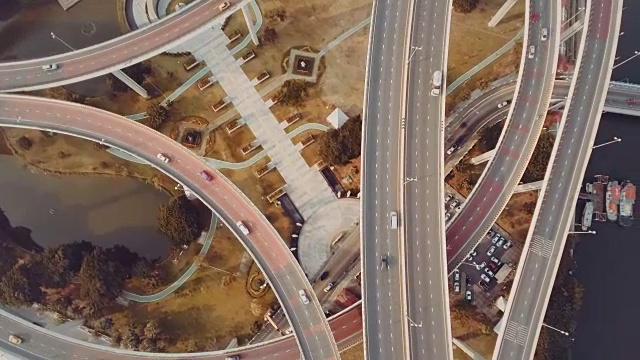 现代城市交通鸟瞰图视频下载