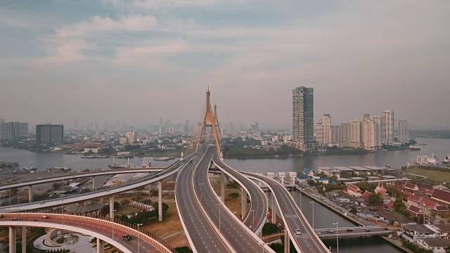 航拍普密蓬大桥视频下载