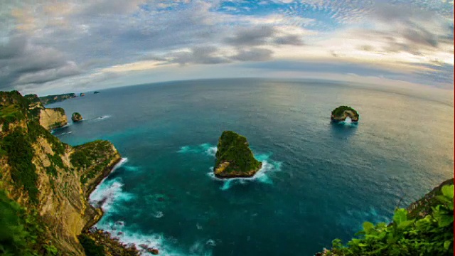 印度尼西亚努沙佩尼达巴纳日落点，时间间隔4k视频素材