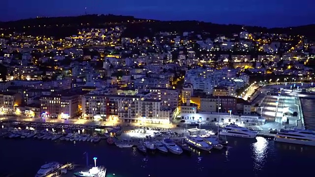 尼斯码头法国里维埃拉法国夜晚的摇摄视频下载