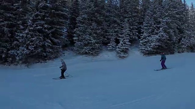 滑雪失去控制视频素材