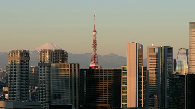 清晨的东京大厦和富士山视频下载