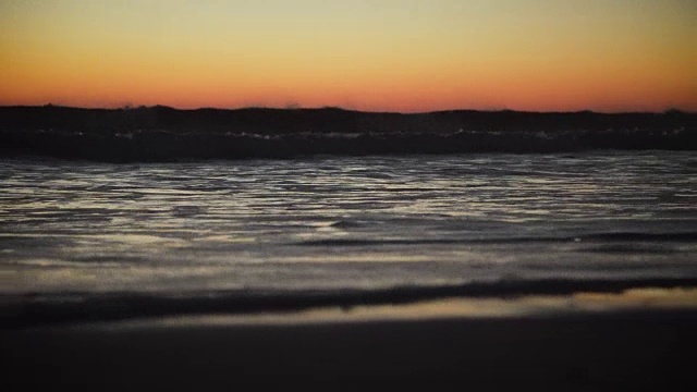 黎明的海浪视频下载