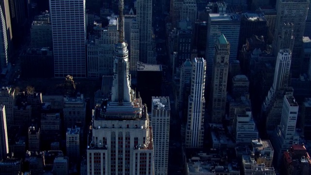美国纽约帝国大厦顶端令人不安的视差视图。视频下载