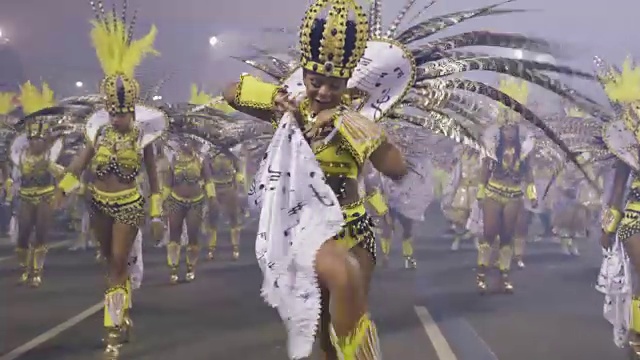 桑巴舞小姐在里约热内卢狂欢节/里约热内卢de Janeiro巴西视频下载