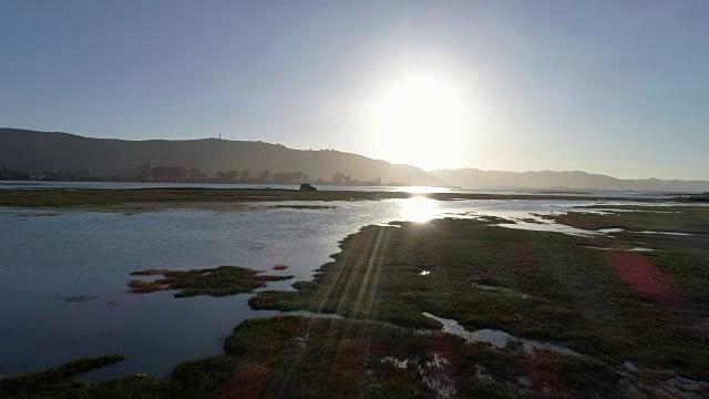 日落时分美丽的奈斯那湿地景色视频素材