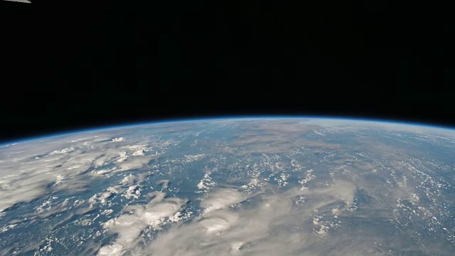 行星地球或蓝色星球从国际空间站美丽的景色。视频下载