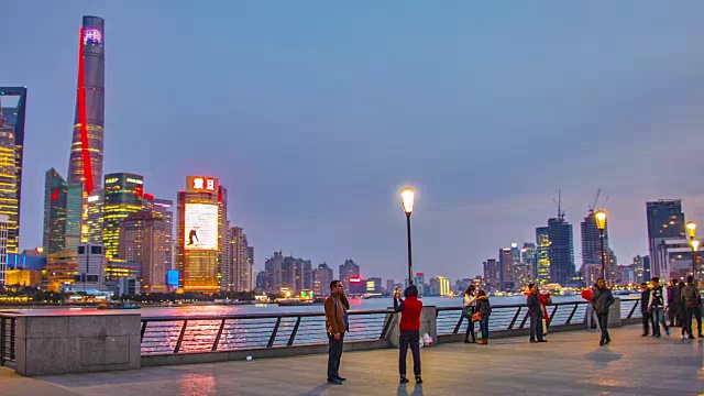 上海，外滩人山人海视频下载