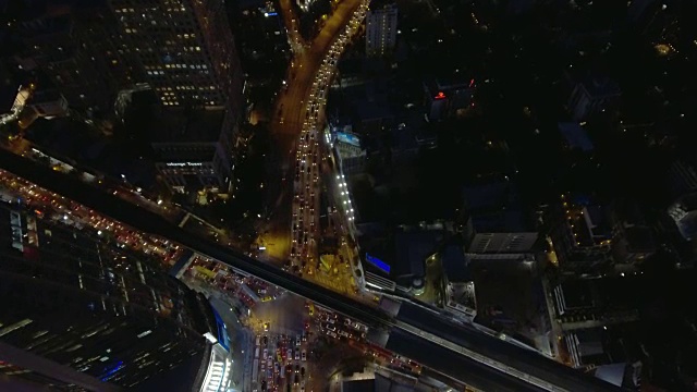 夜间空中城市交通视频素材