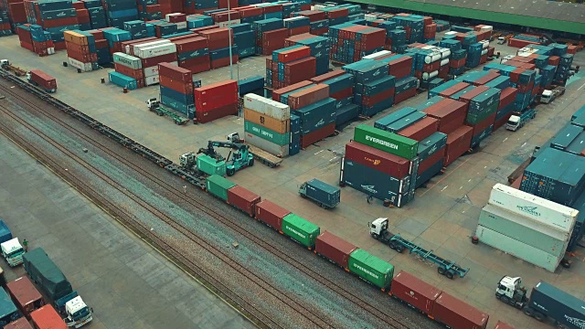 铁路货场集装箱鸟瞰图视频素材