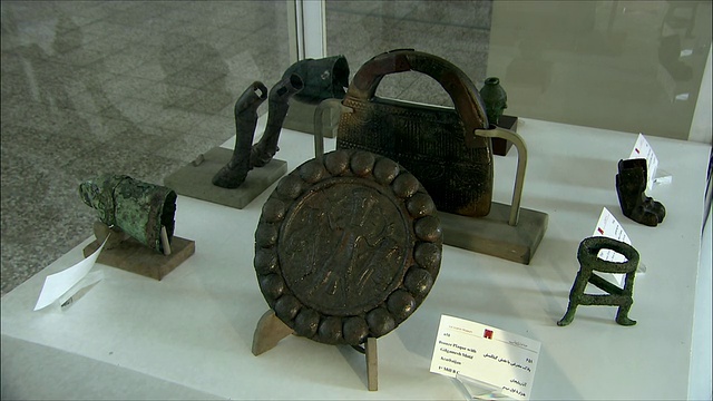 吉尔伽美什的MS铜匾，伊朗国家博物馆，德黑兰，伊朗视频素材