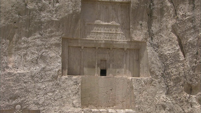 伊朗波斯波利斯附近的岩石陵墓入口视频素材