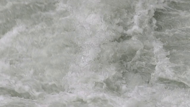 SLO MO CU阿萨巴斯卡瀑布，贾斯珀国家公园，加拿大阿尔伯塔省视频下载