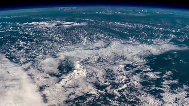 巨大的真实飓风从太空中看到4K时间间隔视频素材